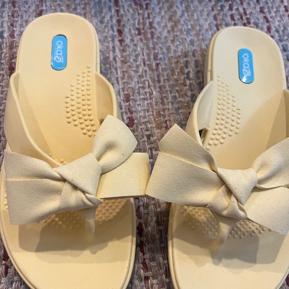 Oka-B Women’s Flip Flop (NWT)